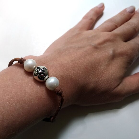 Wendy Mignot "Om Woman" Pearl and Leather Bracelet Yoga Meditation Jewelry - Picture 4 of 9